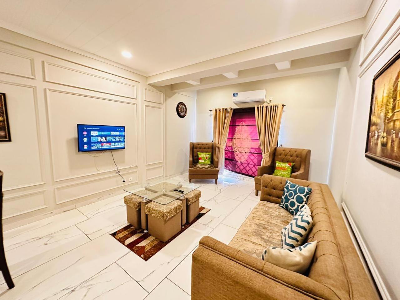Holidazzle Serviced Apartments Bahria Town 拉瓦尔品第 客房 照片